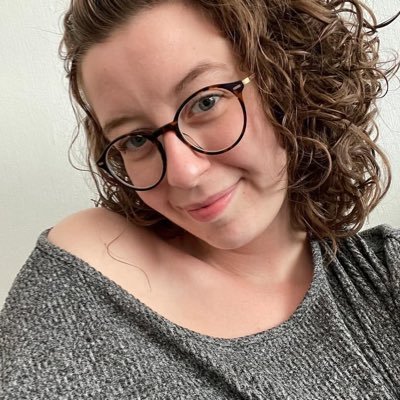 alicejohn43's profile picture. Alice smiles