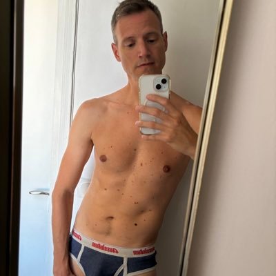 littlebuttparis's profile picture. TALL GUY | LITTLE BUTT 😈 KINKY  ⛔️❌NO EMPTY PROFILES / PAS DE PROFILS VIDES❌