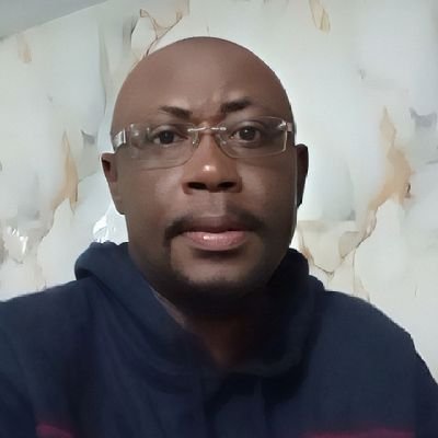 Leebow73's profile picture. 