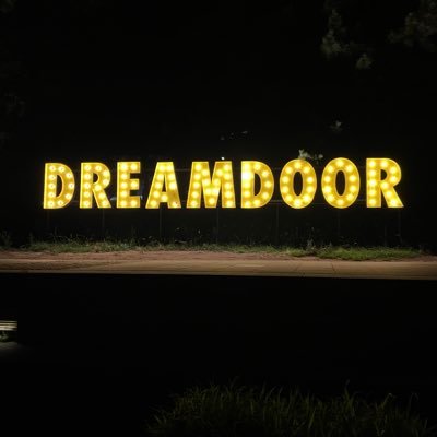 UnboxedQuestion's profile picture. Reprograma tus patrones y crea una nueva vida.