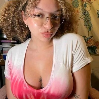 Kate28279513110's profile picture. 