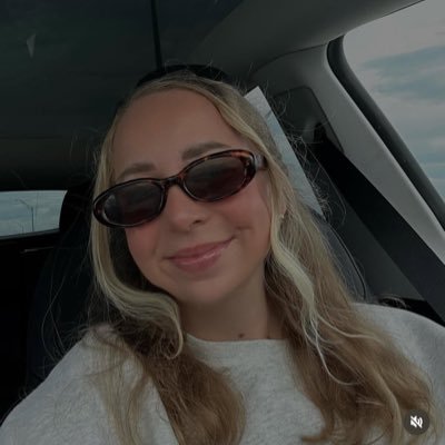 skylar_arcario's profile picture. 