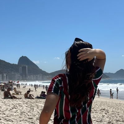 krinens's profile picture. jornalista com alta tendência a falar sozinha