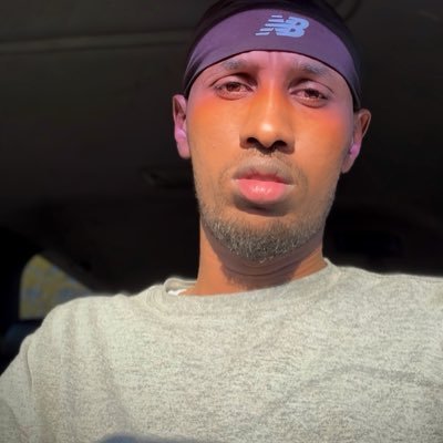 Husaynn8's profile picture. 