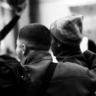 soogliw_'s profile picture. Soogliw👾https://t.co/tfFgLpMxRT                                     
En live tout les soirs à 21h30 sauf le mercredi🟣⚪️