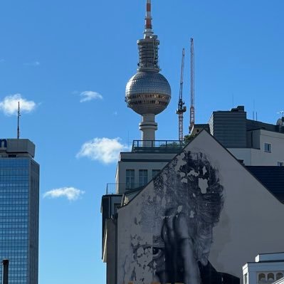 Kerizle's profile picture. Looking for like-minded people to join me on a quest to take over the world. 📍Berlin 🇩🇪