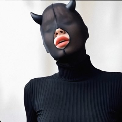 denipantyhose's profile picture. Tights teaser, Pantyhose pleaser. Nylon erotica.