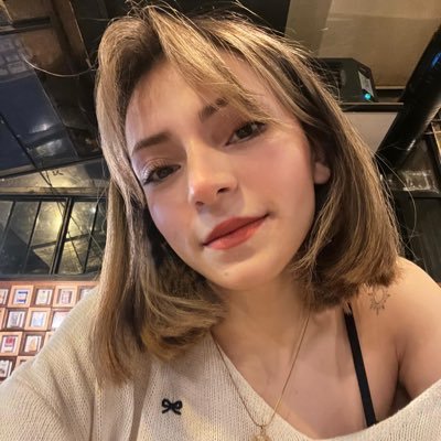 busraozrs's profile picture. sakat sabriye