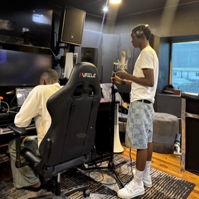 Johnbo26332's profile picture. Champz fan page  👑