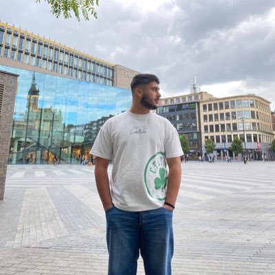 1903YHY's profile picture. 