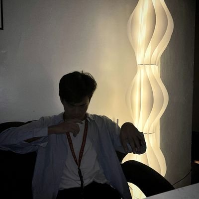 ruelvruxz's profile picture. ISKO | vertically luscious mood
//Eccentricz