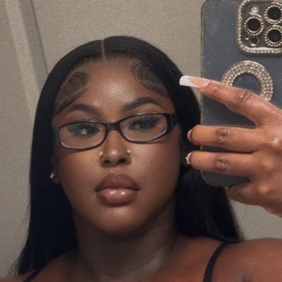 theamourky's profile picture. FL | I like girls 🌈