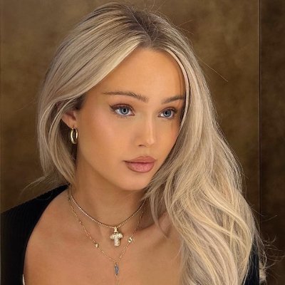 Dewi71788086's profile picture. 