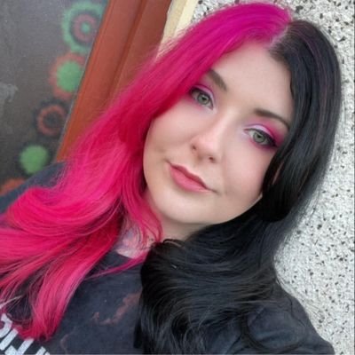 ChloeODwyer6's profile picture. 🩷🖤🩷🖤