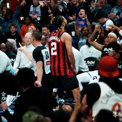 2aand1's profile picture. El futbol es del 9 y el basquet del alero-pivot.
El único fan del primero del Este. #DetroitBasketball