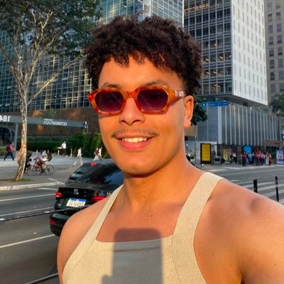 gustavolmax's profile picture. Olá rs, sou o Gustavo e gosto das pessoas na maioria das vezes.