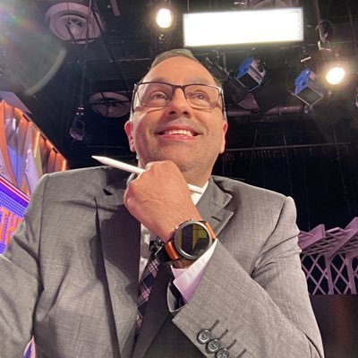 juanfmora's profile picture. De Cali, Colombia.Graduado en Periodismo de @lauao.Dios, la Virgen, mi Mamá,mi familia, mis amigos, Músico aprendiz and a dog lover. Instagram: @juanfer0