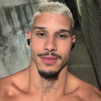 matueriana's profile picture. fucking brilliant