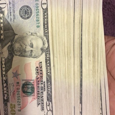 Lessthan0_'s profile picture. Dormant.