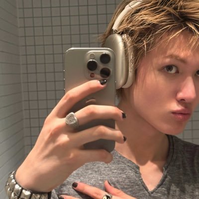 momoxxmy_'s profile picture. *• m★rtin ヅ baby teenboi 🎸🤘CORTIS ot5