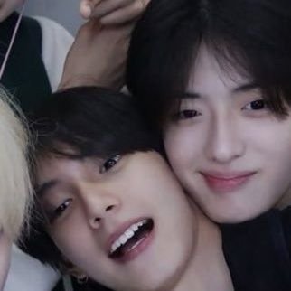 happiness_lini's profile picture. 계정이 터져서 예전계정 빨아쓰고 있습니다
제발 비계팔 받아주세요