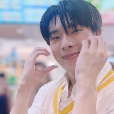 _smilezyx's profile picture. 