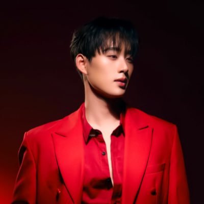 poopriow28's profile picture. 