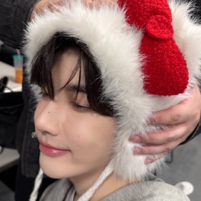 haologie's profile picture. I take this zerobaseone shit soooo seriously #章昊