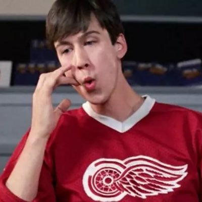 NeedlesAndNikes's profile picture. safety first 🥽