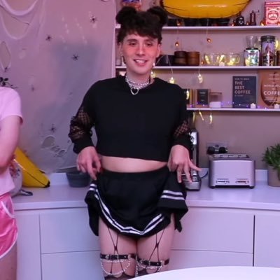 iampeachless99's profile picture. 26 | she/they