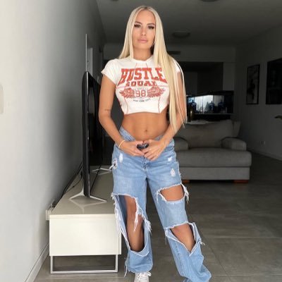 JJoejob79927's profile picture. 