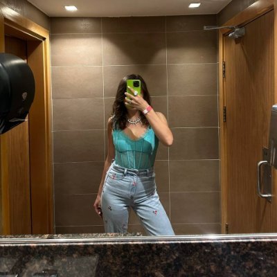 EmmaGarcia3216's profile picture. Hi everyone, I'm a girl who loves sports and traveling. I like to exercise, run, and enjoy the sunshine and air outdoors. In my spare time, I often plan to visi