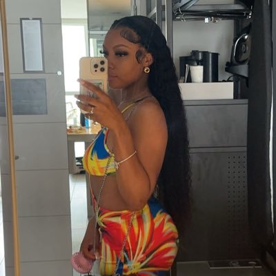 miyannaaaa's profile picture. ♋️. 🧠.🧘🏽‍♀️.