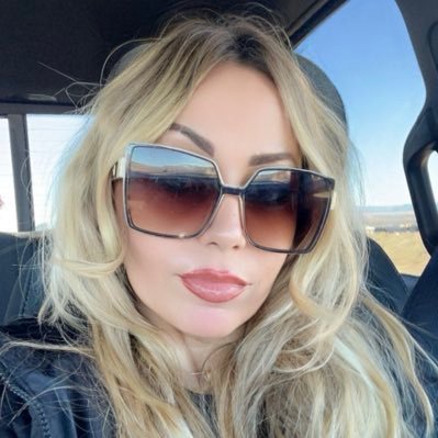 YeniselCabrera's profile picture. Attitude is the brush with which the mind colors our life. We choose the colors🌈nurse🩺mom 👩‍👧