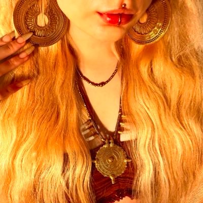 kaleighdoscopee's profile picture. | 18 ~ pfp is me ~ sw 58kg ~ cw 50kg ~ bmi 19.1 |