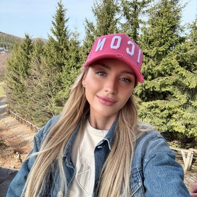 ivorybloom_'s profile picture. |May there be enough clouds in your life to make a beautiful sunset. #MAGA 🚫Sales Promotion