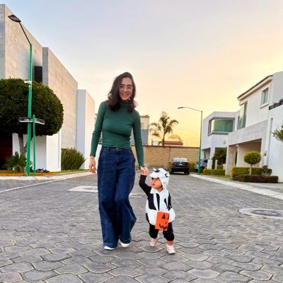 alexandrajg90's profile picture. Mamá de Julieta 🌸 | Profesora investigadora | 🌎 Ciencia Política y RI @CSocialesTec • @TecdeMonterrey | Country expert @vdeminstitute | Tweets are my own.