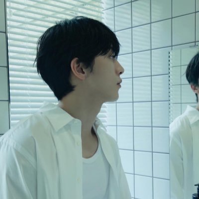 jjwohyuk's profile picture. living in a safe bubble called jjwogi land