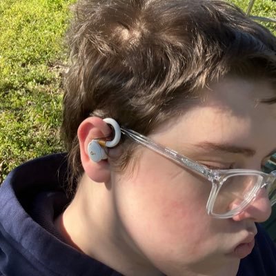 xynthomas's profile picture. *kicks your carcass* OMMGGG *kicks it again* EWWW