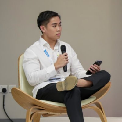 crossing_panda's profile picture. Saving pandas from extinction 🎋 // Building @genome_protocol