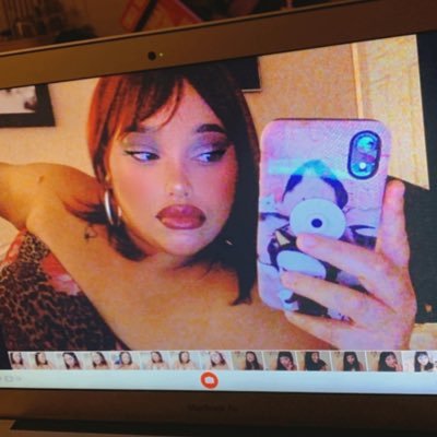 capricornhunny's profile picture. she/her. 26. capricorn sun. BLM.