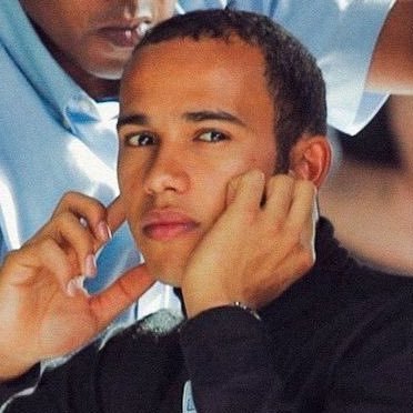 lewischouchou's profile picture. 