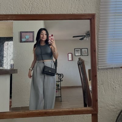 sarelam08's profile picture. 