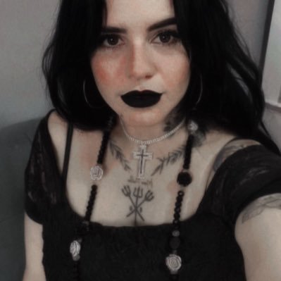 oman_tarot1's profile picture. Taróloga, iniciada na Quimbanda Tradicional. Bruxaria Tradicional e outras coisas. Consultas particulares no link abaixo ⬇️