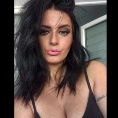 _bringherback's profile picture. ғɪɢʟɪᴀ ᴅɪ ᴜɴᴀ ɢᴇɴᴇʀᴀᴢɪᴏɴᴇ ɪɴ ᴄᴜɪ sᴇ ᴍɪᴏ ᴘᴀᴅʀᴇ ᴍɪ ɢᴜᴀʀᴅᴀᴠᴀ ɴᴇɢʟɪ ᴏᴄᴄʜɪ, ᴀᴠᴇᴠᴏ ɢɪᴀ̀ ᴄᴀᴘɪᴛᴏ ᴄᴏᴍᴇ ᴍɪ sᴀʀᴇɪ ᴄᴏᴍᴘᴏʀᴛᴀᴛᴀ.flo🌹
  #Seguimiperaltreovvietà