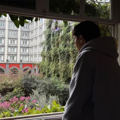 sehunkalbo's profile picture. my goat alex albon u will get a win soon