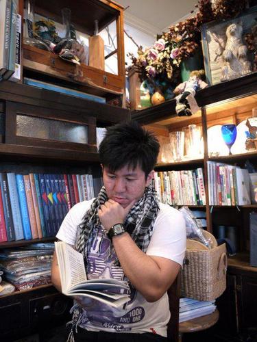 roychoo's profile picture. 