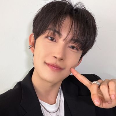 leowonnation's profile picture. 🍮  ִ ⋆ yu(w)i | 2007's.. ੭ ⭐️FAN ACCOUNT FOR #ALPHADRIVEONE : ult bias #GEONWOO #LEO but I love ot 8 ♡ ..