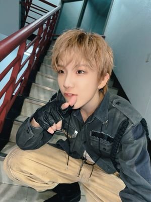 steoreofoam's profile picture. soon to be hunter acc alias capek bgt