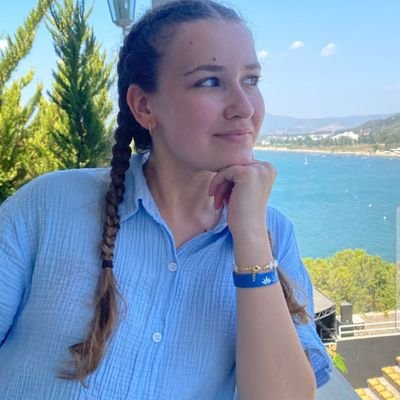 Lucy_brant's profile picture. Jehovah Lover 💓
the good life starts when you stop expecting the better one